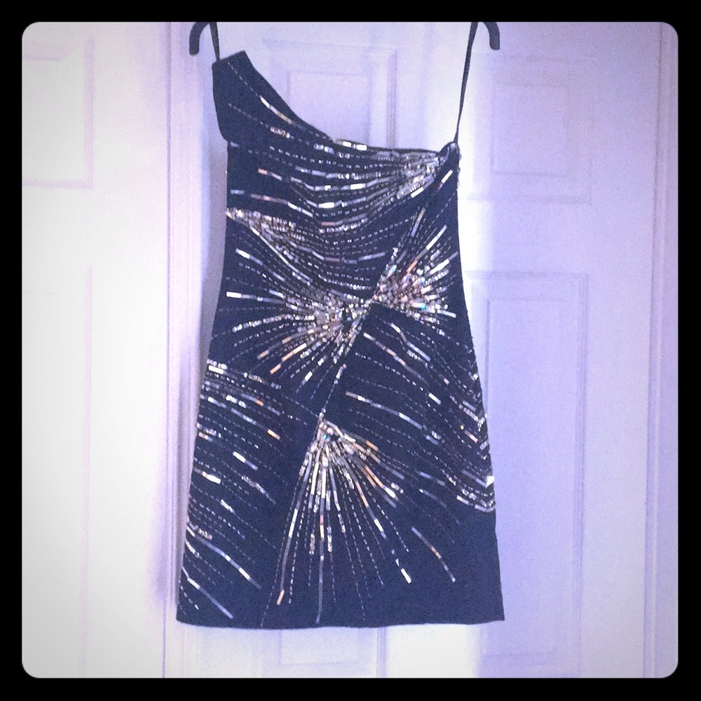 Excellent cocktail dress!
